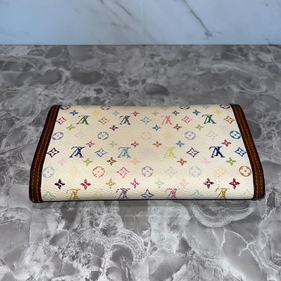 Louis Vuitton white monogram long wallet - Picture 2 of 9